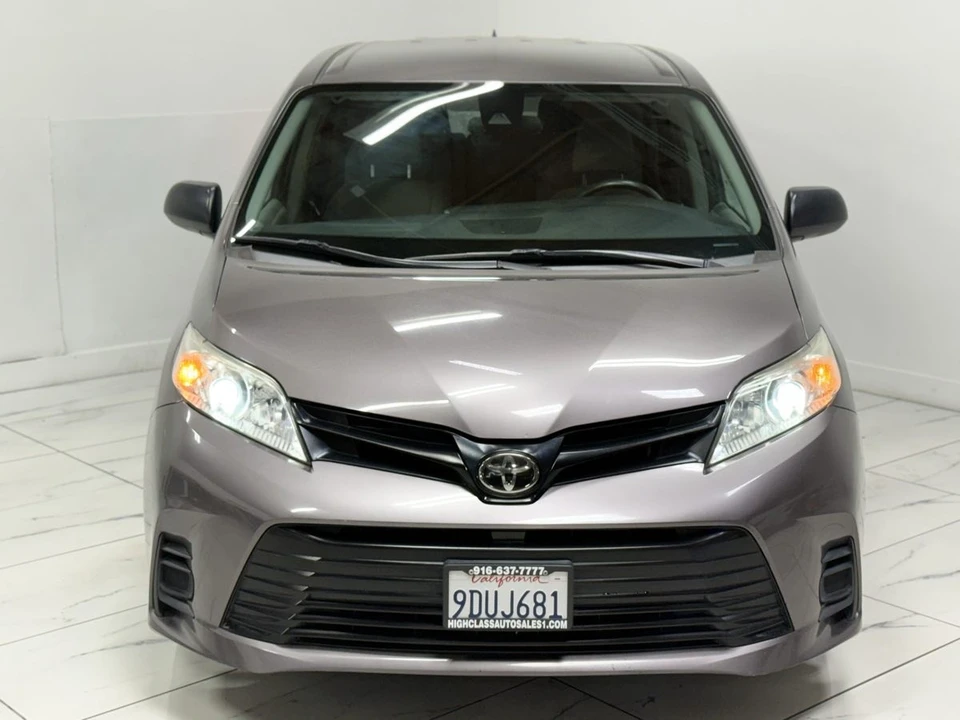 2020 Toyota Sienna 3rd Gen - Image 4 of 21