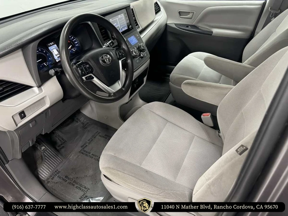 2020 Toyota Sienna 3rd Gen - Image 16 of 21