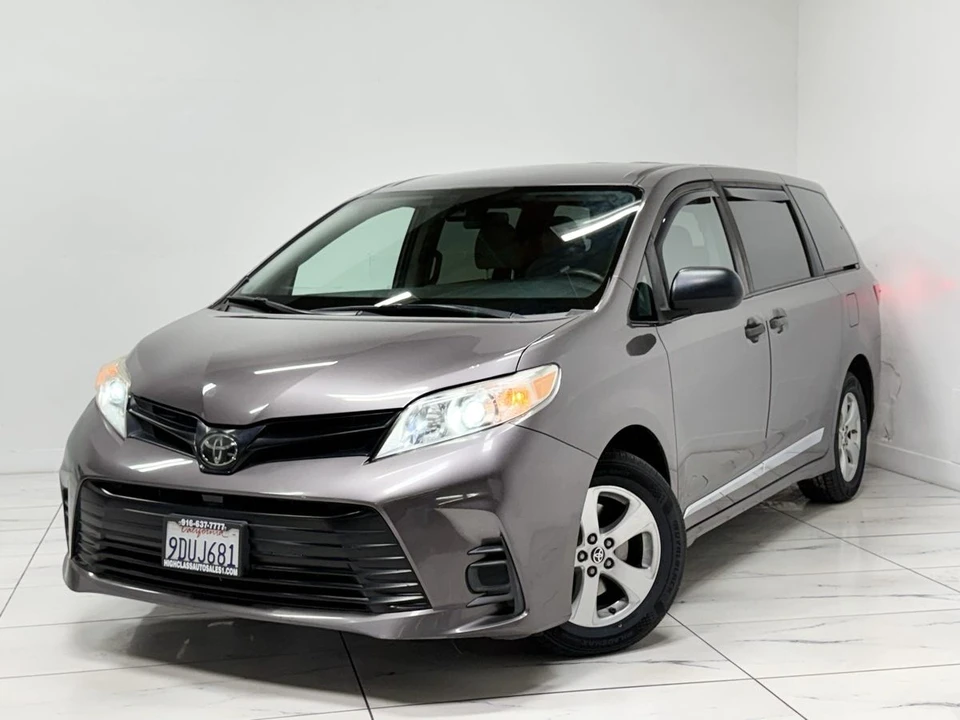 2020 Toyota Sienna 3rd Gen - Image 5 of 21