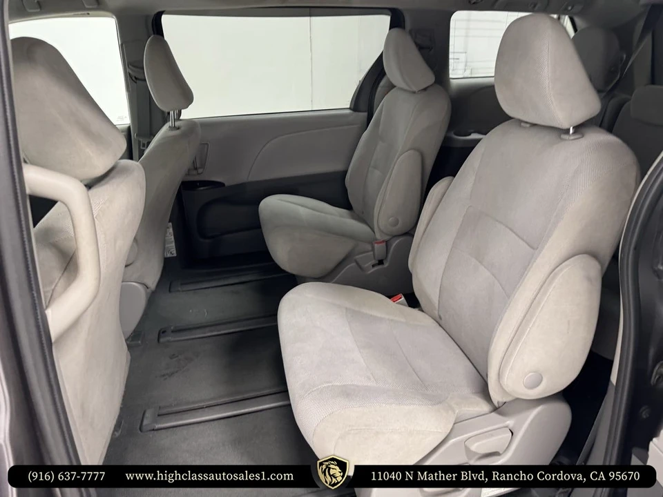 2020 Toyota Sienna 3rd Gen - Image 21 of 21