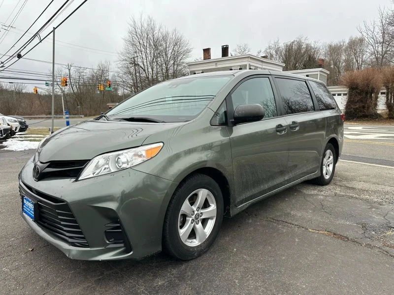 2020 Toyota Sienna 3rd Gen - Image 3 of 12