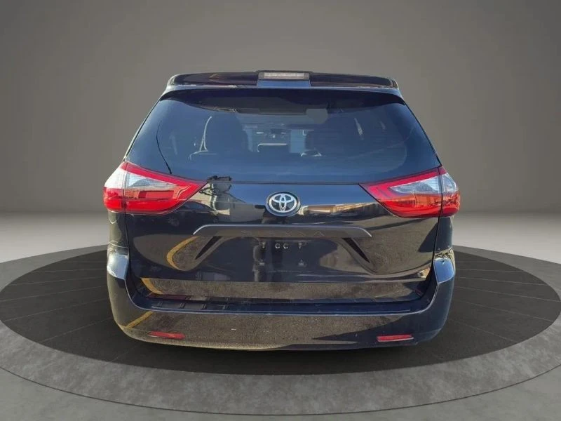 2020 Toyota Sienna 3rd Gen - Image 6 of 12