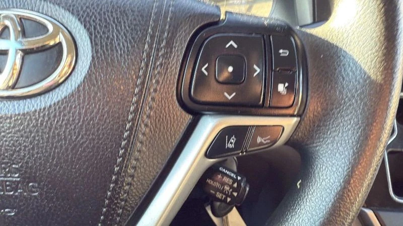 2020 Toyota Sienna 3rd Gen - Image 11 of 12
