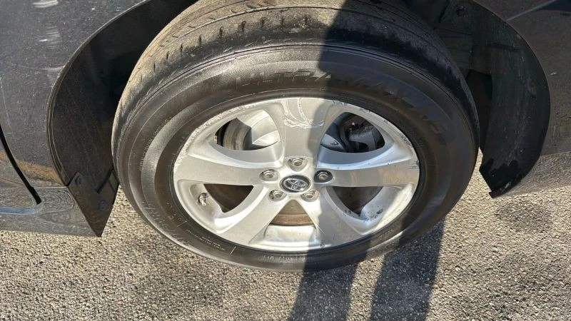 2020 Toyota Sienna 3rd Gen - Image 9 of 12
