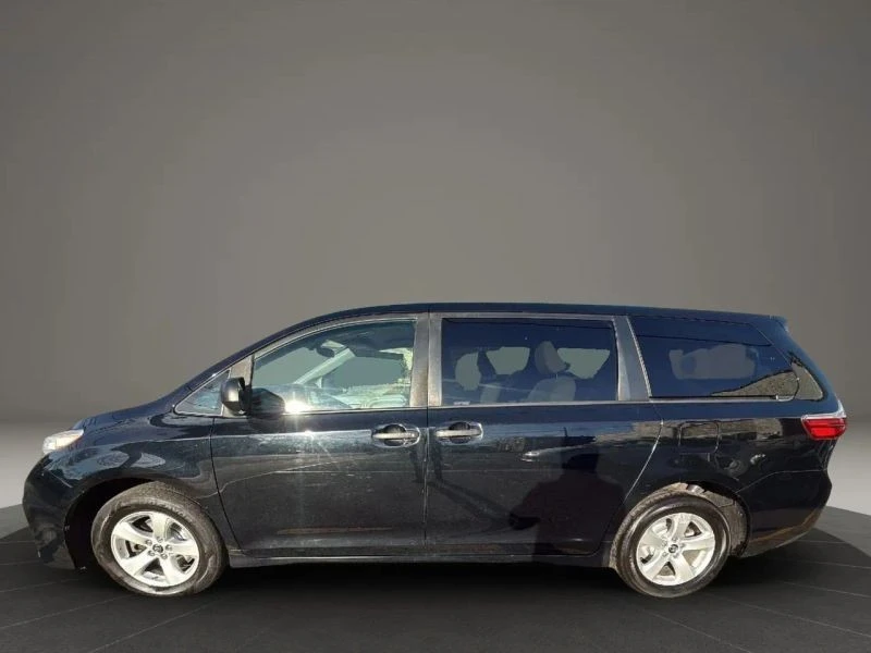 2020 Toyota Sienna 3rd Gen - Image 8 of 12