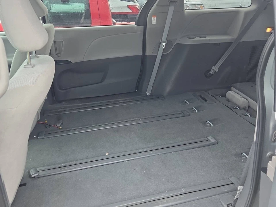 2020 Toyota Sienna 3rd Gen - Image 6 of 6
