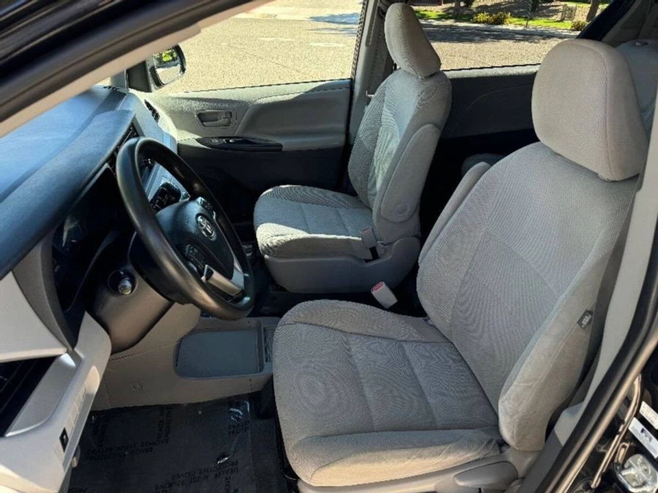 2020 Toyota Sienna 3rd Gen - Image 6 of 13