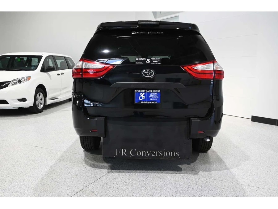 2020 Toyota Sienna 3rd Gen - Image 6 of 12