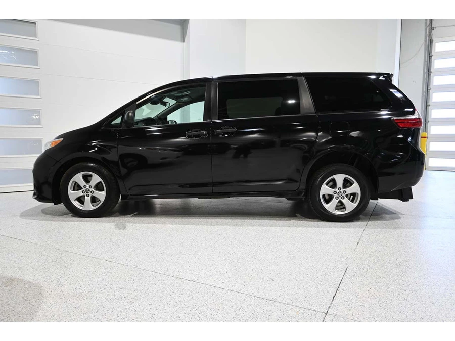 2020 Toyota Sienna 3rd Gen - Image 8 of 12