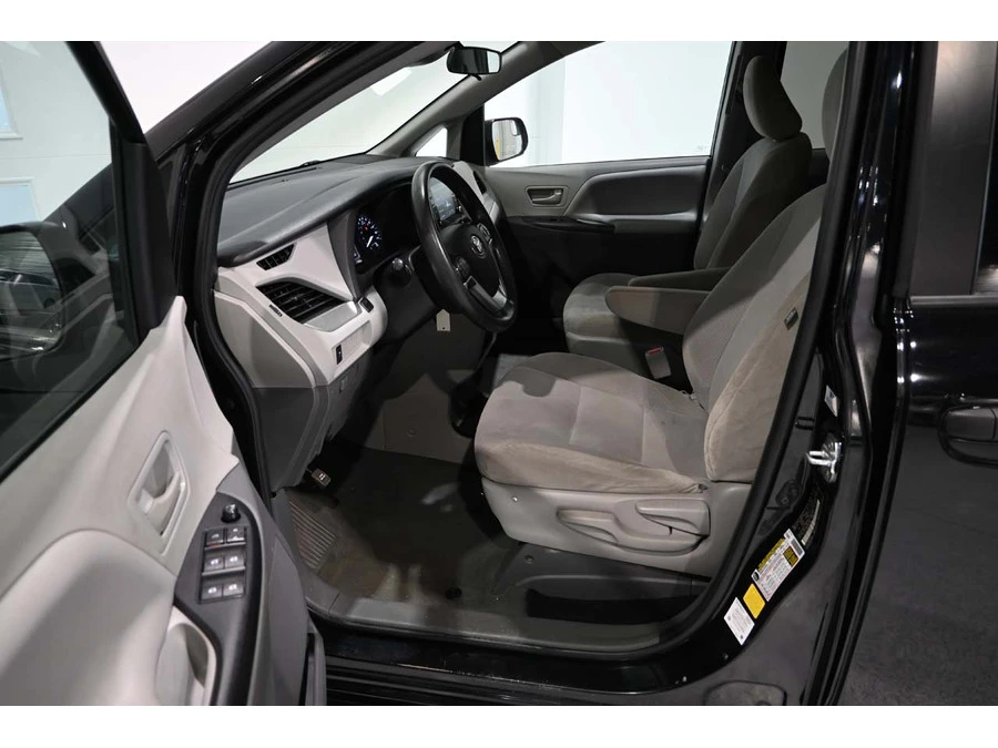 2020 Toyota Sienna 3rd Gen - Image 12 of 12