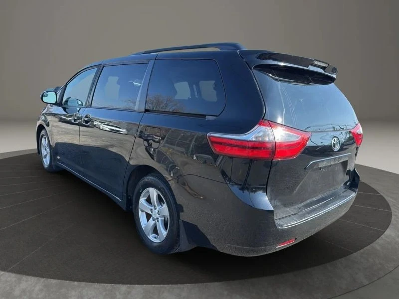 2020 Toyota Sienna 3rd Gen - Image 7 of 12