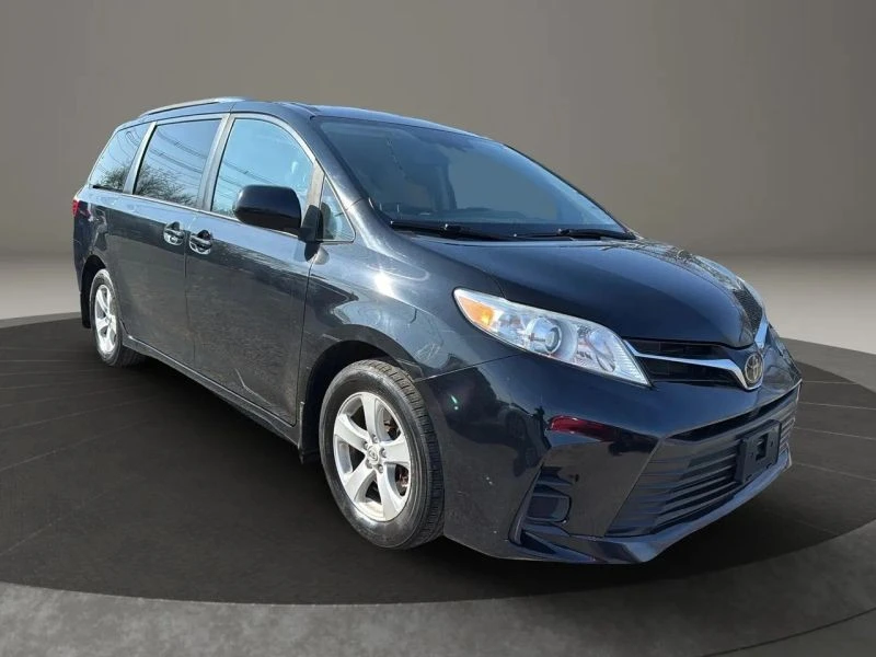 2020 Toyota Sienna 3rd Gen - Image 3 of 12