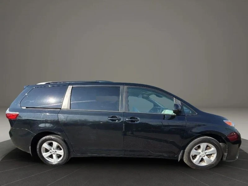 2020 Toyota Sienna 3rd Gen - Image 4 of 12