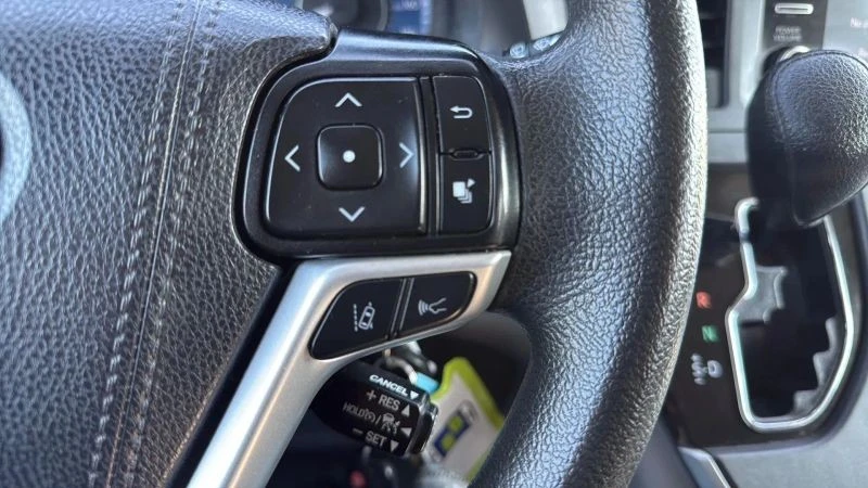 2020 Toyota Sienna 3rd Gen - Image 11 of 12