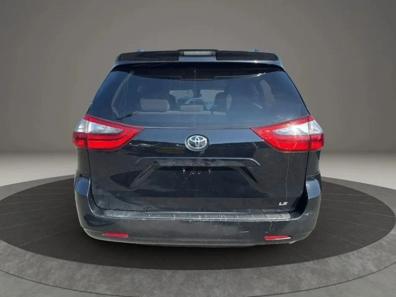 2020 Toyota Sienna 3rd Gen - Image 6 of 12