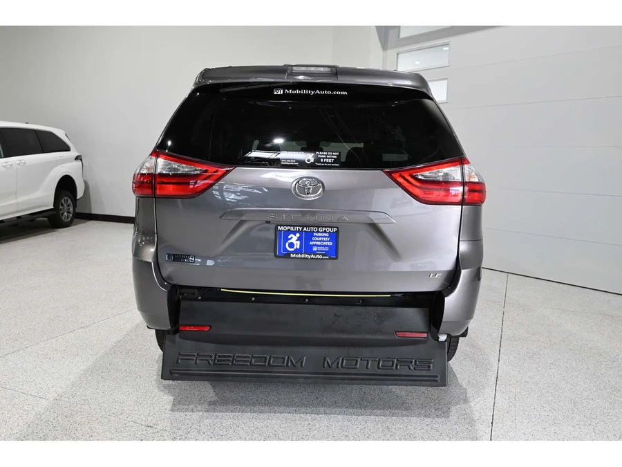 2020 Toyota Sienna 3rd Gen - Image 7 of 12