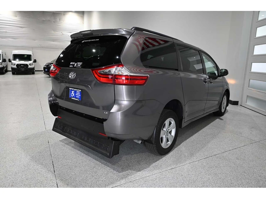 2020 Toyota Sienna 3rd Gen - Image 6 of 12
