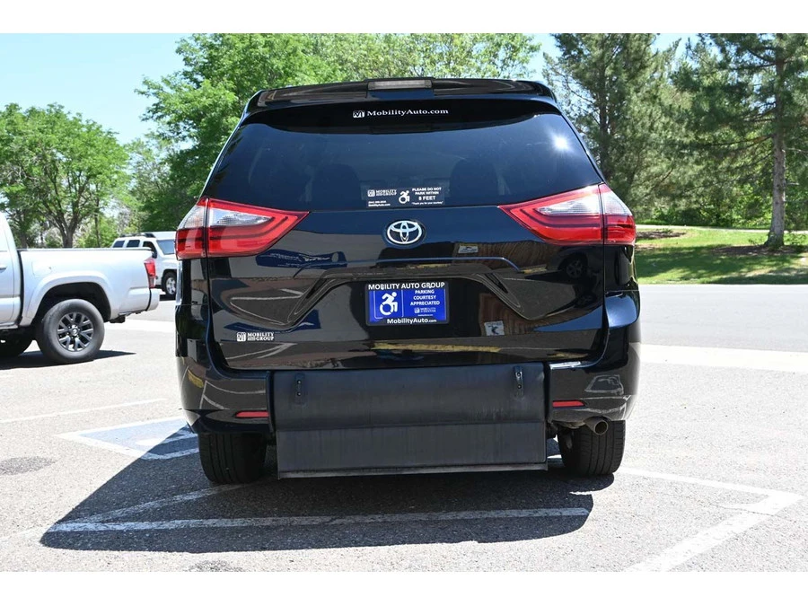 2020 Toyota Sienna 3rd Gen - Image 6 of 12