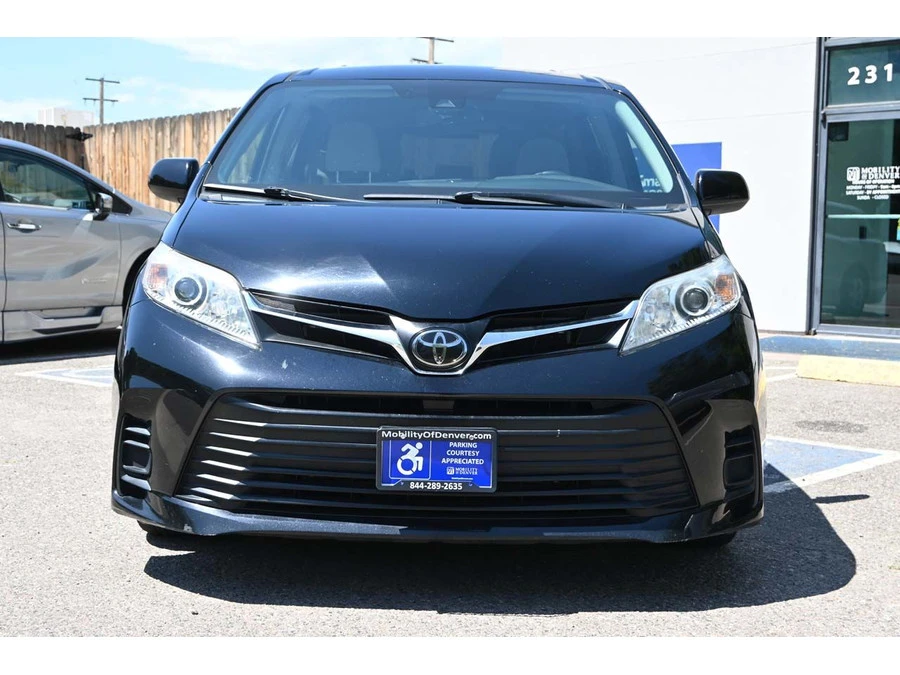 2020 Toyota Sienna 3rd Gen - Image 4 of 12
