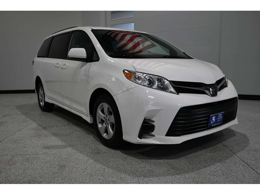 2020 Toyota Sienna 3rd Gen - Image 3 of 12