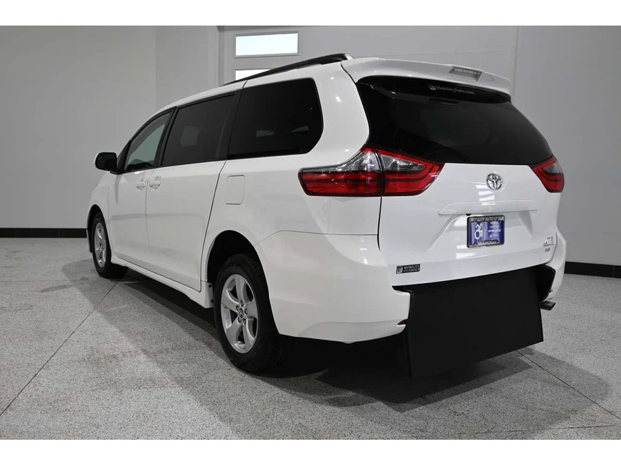 2020 Toyota Sienna 3rd Gen - Image 8 of 12