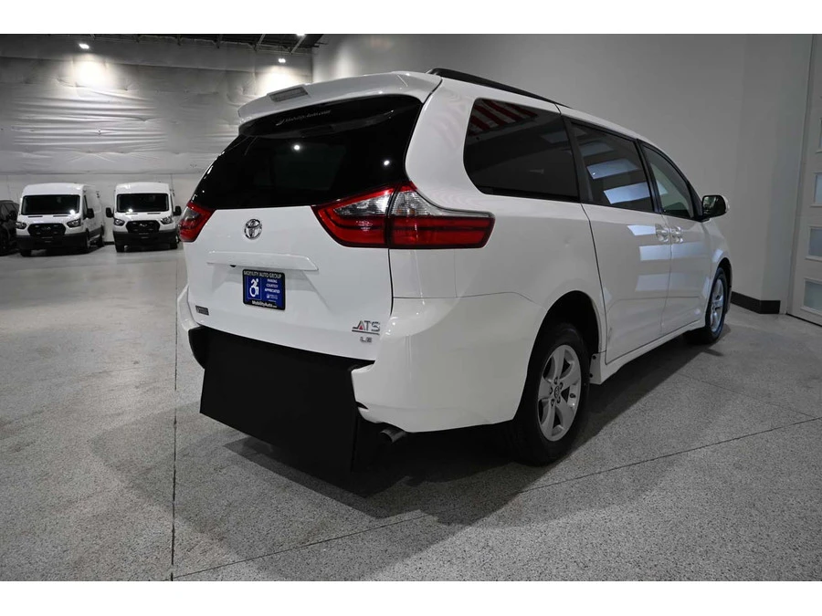 2020 Toyota Sienna 3rd Gen - Image 6 of 12