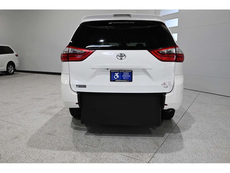 2020 Toyota Sienna 3rd Gen - Image 7 of 12