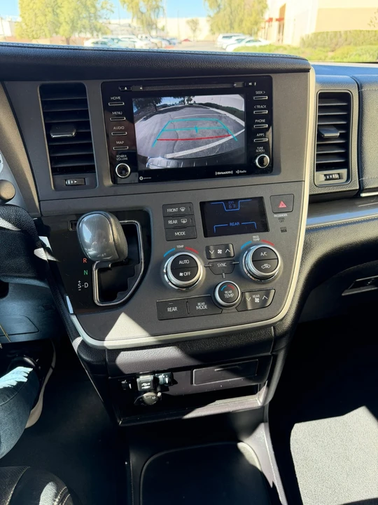 2020 Toyota Sienna 3rd Gen - Image 15 of 15