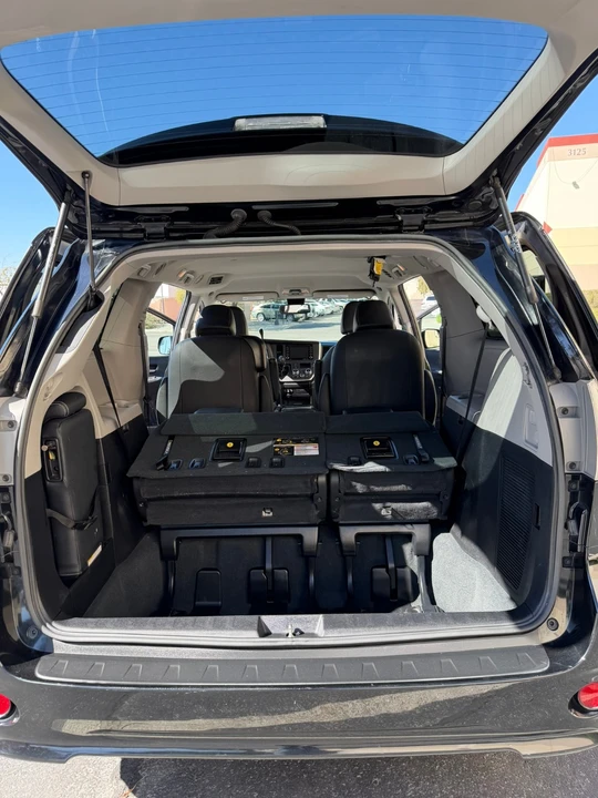 2020 Toyota Sienna 3rd Gen - Image 11 of 15