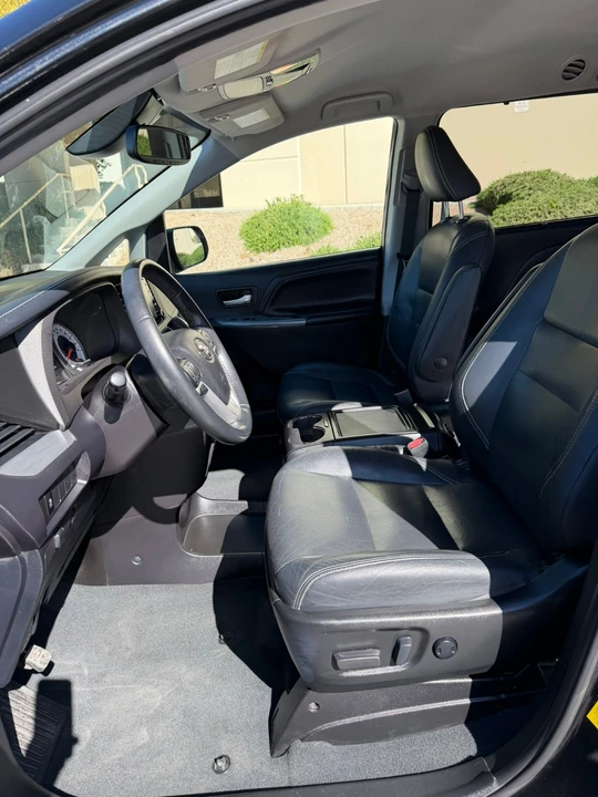 2020 Toyota Sienna 3rd Gen - Image 7 of 15