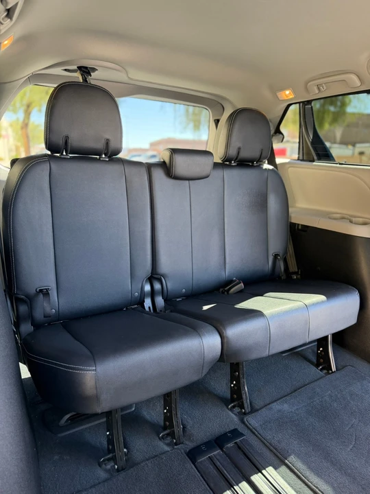 2020 Toyota Sienna 3rd Gen - Image 10 of 15