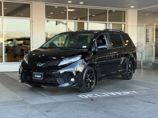 2020 Toyota Sienna 3rd Gen - Image 3 of 12