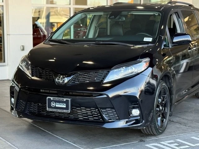 2020 Toyota Sienna 3rd Gen - Image 4 of 12