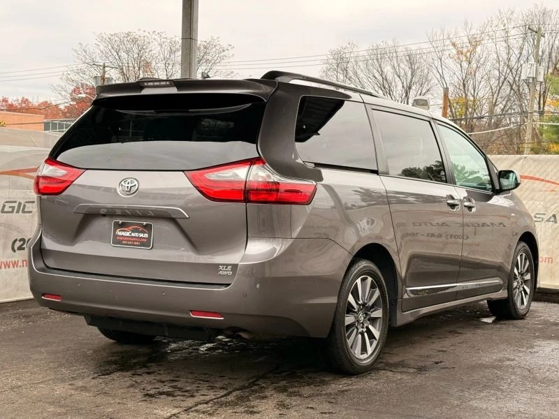2020 Toyota Sienna 3rd Gen - Image 9 of 12