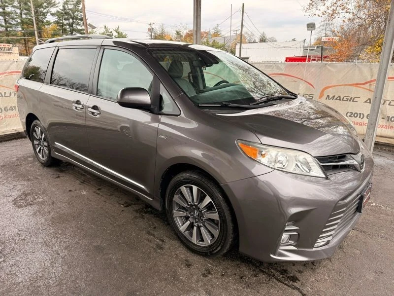 2020 Toyota Sienna 3rd Gen - Image 7 of 12