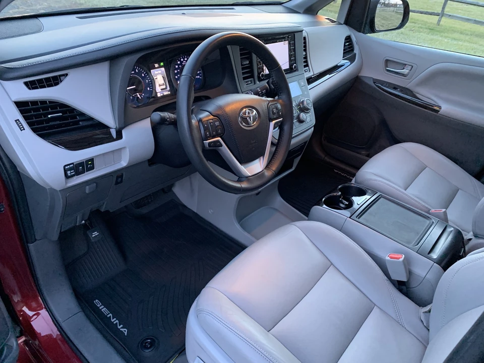 2020 Toyota Sienna 3rd Gen - Image 11 of 21
