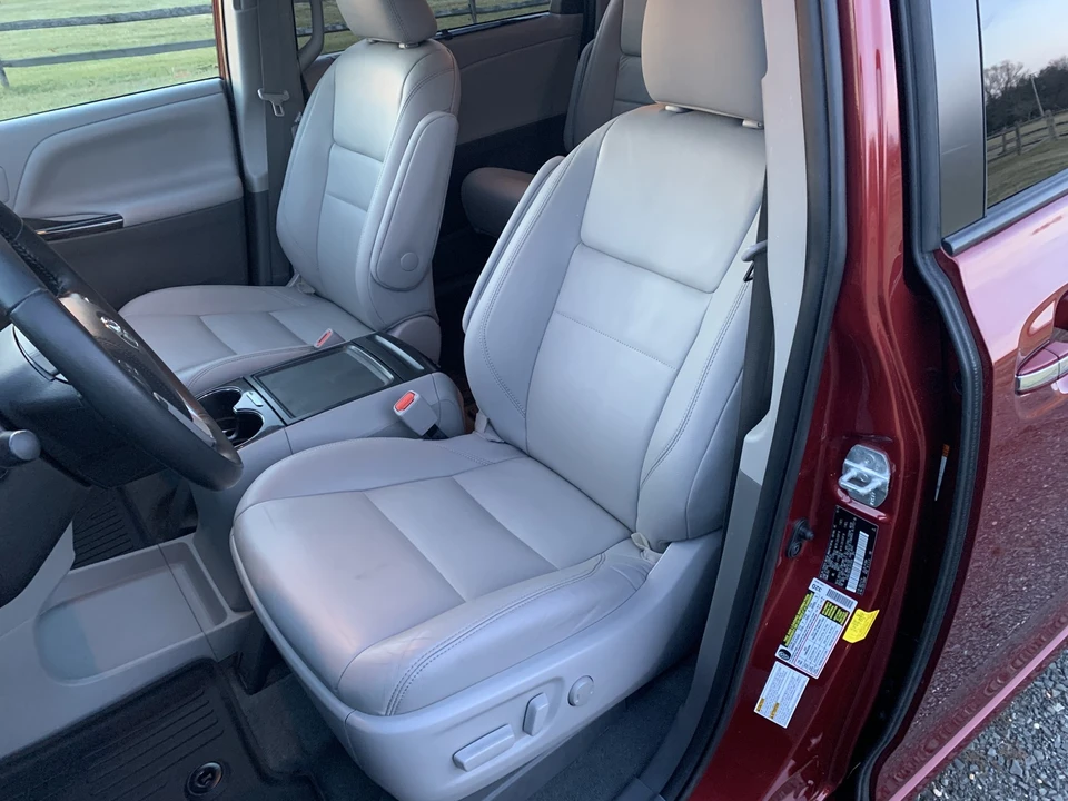 2020 Toyota Sienna 3rd Gen - Image 13 of 21