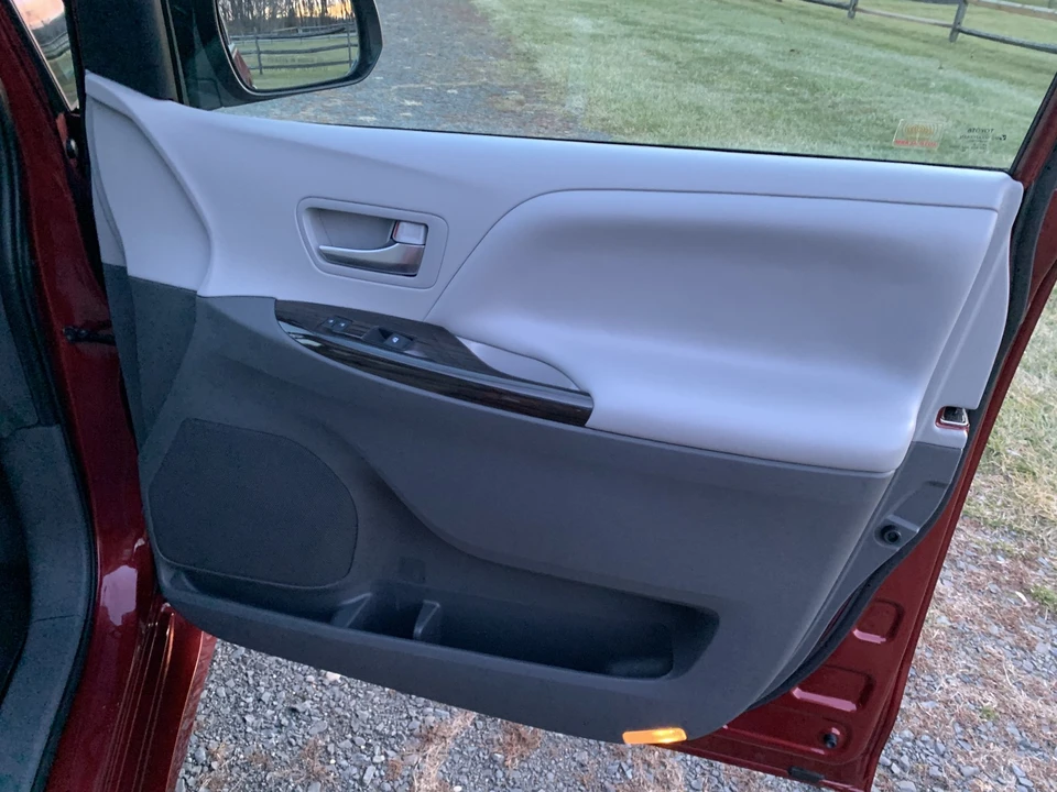 2020 Toyota Sienna 3rd Gen - Image 21 of 21