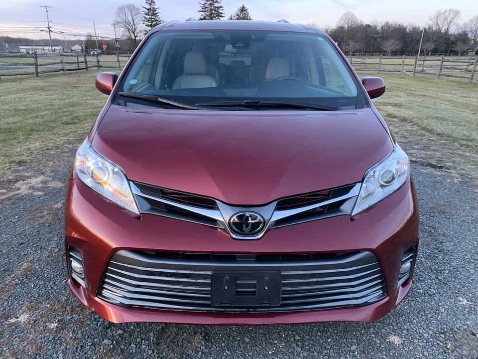 2020 Toyota Sienna 3rd Gen - Image 2 of 21