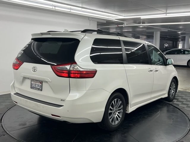 2020 Toyota Sienna 3rd Gen - Image 4 of 12