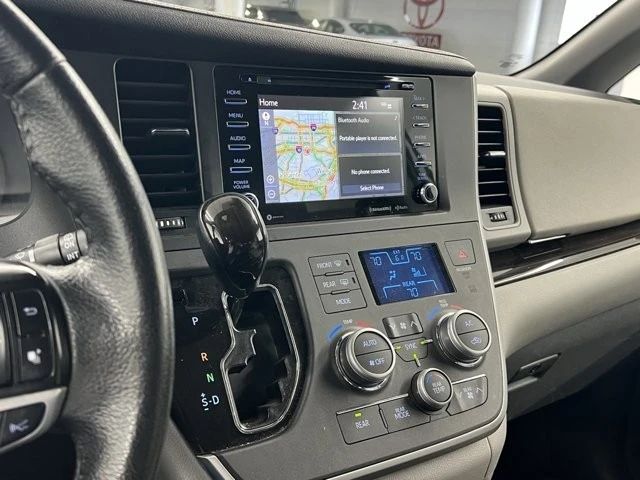 2020 Toyota Sienna 3rd Gen - Image 11 of 12