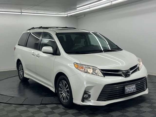 2020 Toyota Sienna 3rd Gen - Image 2 of 12