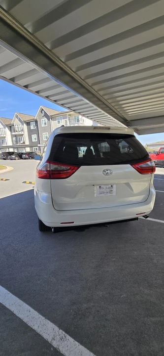 2020 Toyota Sienna 3rd Gen - Image 5 of 14