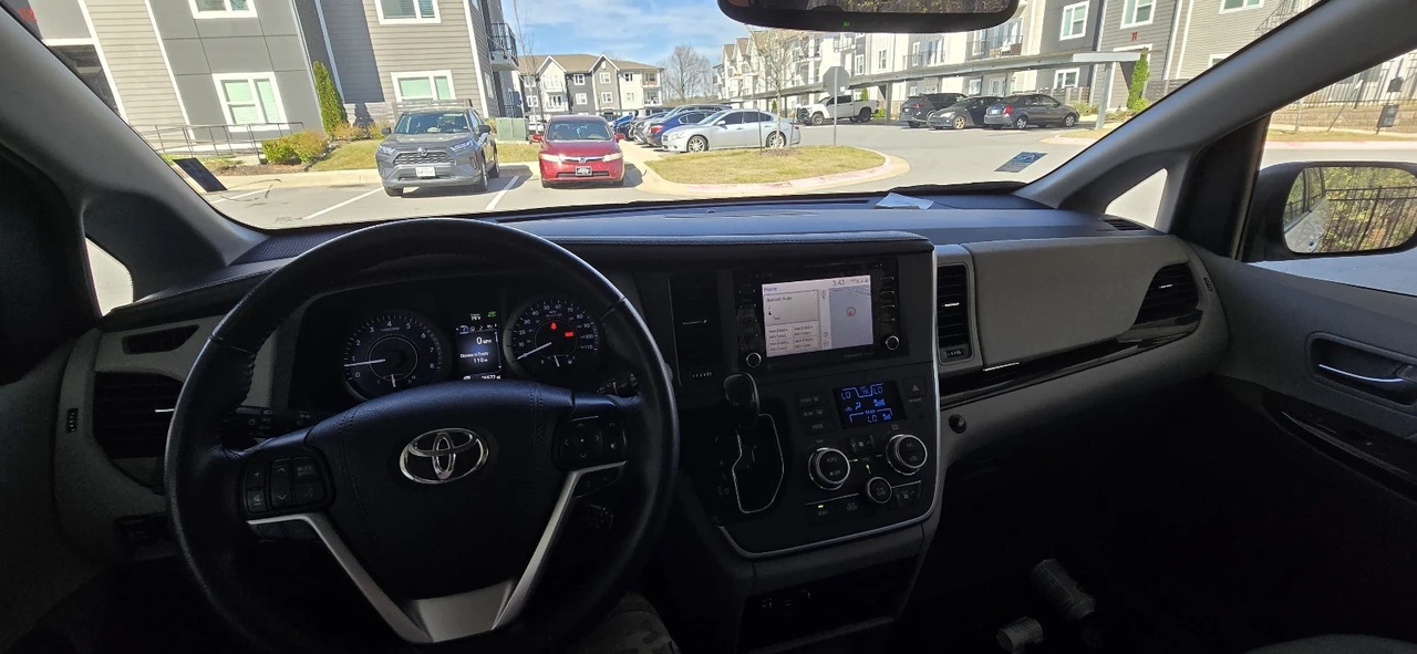 2020 Toyota Sienna 3rd Gen - Image 18 of 18
