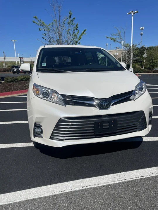 2020 Toyota Sienna 3rd Gen - Image 6 of 18