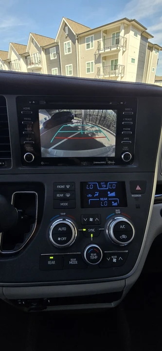 2020 Toyota Sienna 3rd Gen - Image 16 of 18