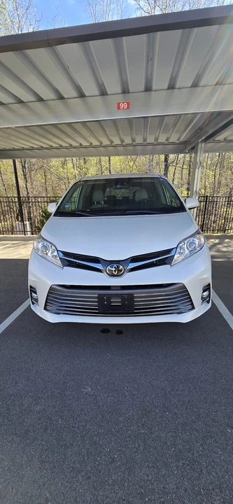 2020 Toyota Sienna 3rd Gen - Image 6 of 14