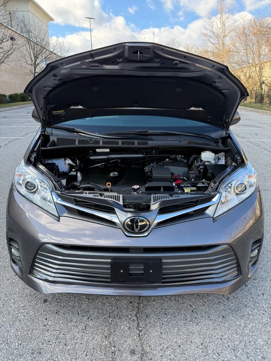 2020 Toyota Sienna 3rd Gen - Image 20 of 21