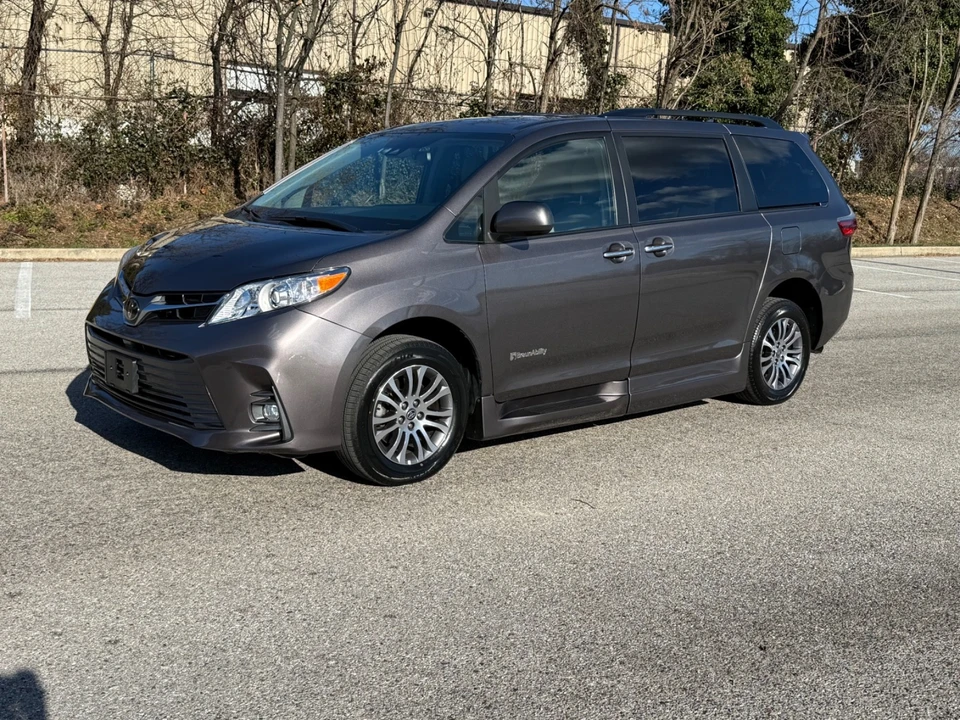 2020 Toyota Sienna 3rd Gen - Image 3 of 21