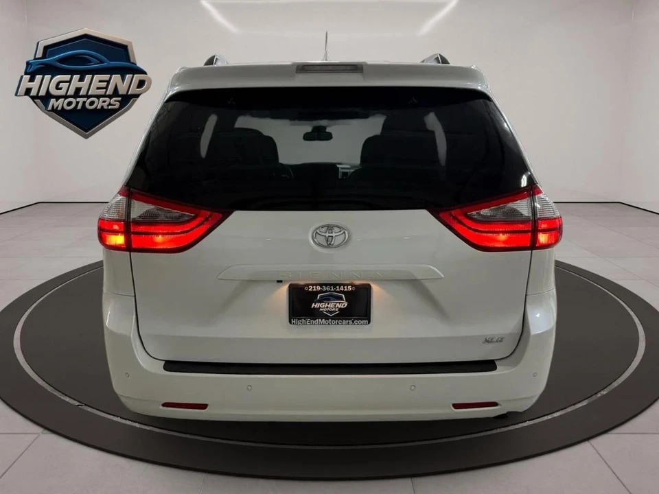 2020 Toyota Sienna 3rd Gen - Image 5 of 21